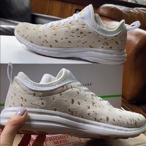 APL athletic propolusion Lab (brand NEW)